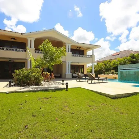 5 Bdr Pool Villa Golf Club